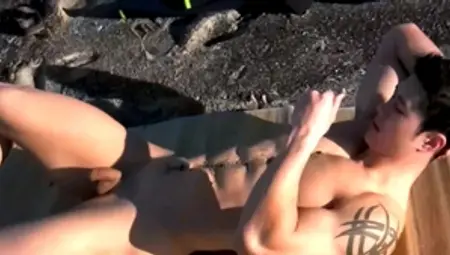 CumFu.com: Solo muscle asian bends to get fucked
