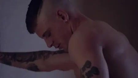BROMO.com - Masturbating next to athletic hunk