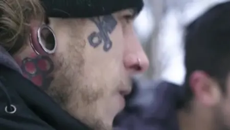 BROMO.com - Rough handjob beside inked american hunk