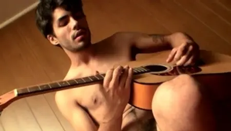 StraightNakedThugs.com: Hairy american Devin Reynolds stroking