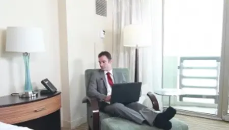 Bromo - Athletic american hunk rushes masturbating