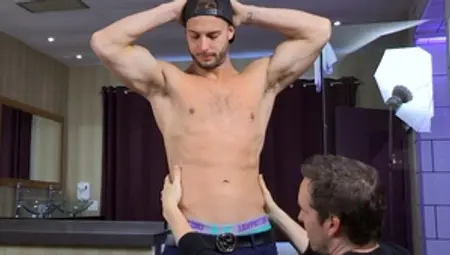 Maskurbate - Athletic gay Nathan feels in need of rough sex