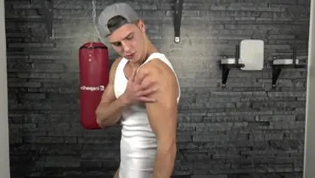 EastBoys: Athletic hairy amateur POV cumshot at castings