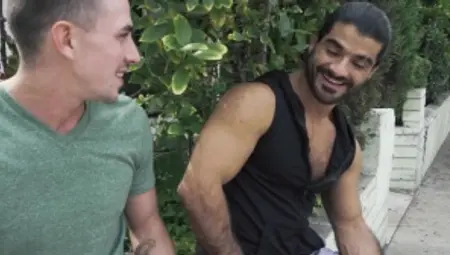 Str8togay.com - Muscled smashed by big dick guy