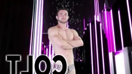 Drill My Hole: Muscle hunk really likes sloppy fucking