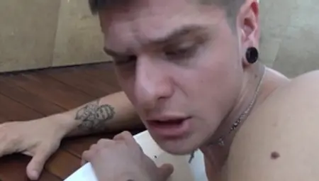 Latin Leche: Inked Andreas goes for rough nailing
