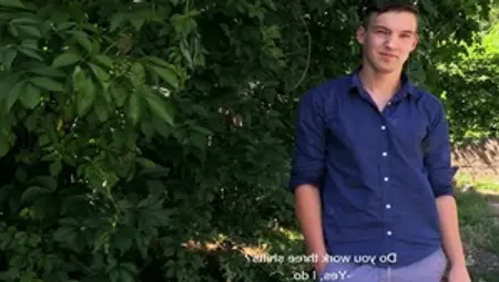 Czech Hunter: Innocent Czech guy amateur fucks for money