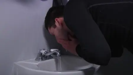 Str8toGay.com: Virgin feels the need for ramming hard