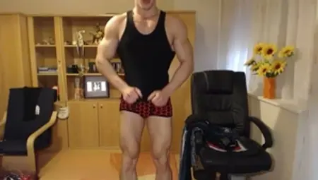 americanmusclehunks: Sinister Sucking