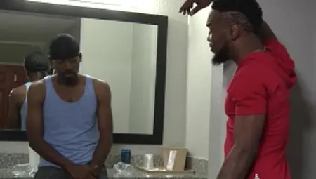 RealityDudes: Muscle gets a buzz out of handjob