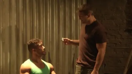 Str8togay.com - Muscle hunk gets a buzz out of dick sucking