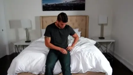 Str8toGay.com - Muscled hunk enjoying big dick husband
