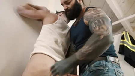 masqulin: Bathroom Renovation Leads to Wet Surprises