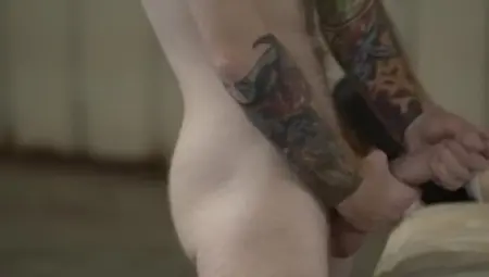 BROMO.com: Handjob and inked DILF