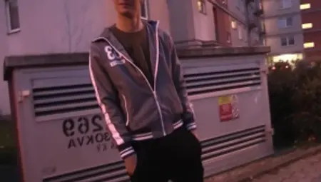 Czech Hunter: Flat friend likes hard fucking in the street