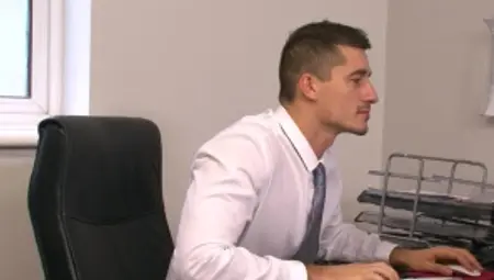 Menofuk.com: Athletic european hunk enjoys greatly blowjob