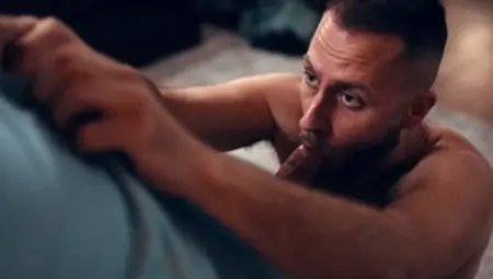 IconMale.com - American goes in for handjob