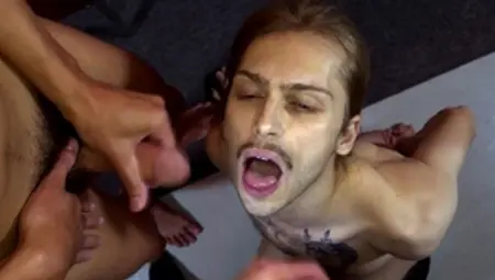 RealMenFuck: Young twink Guy Criss feels in need of deepthroat