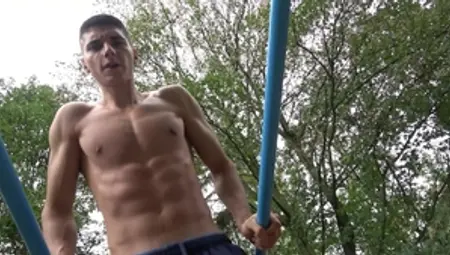 East Boys: Hard sex in the company of athletic amateur