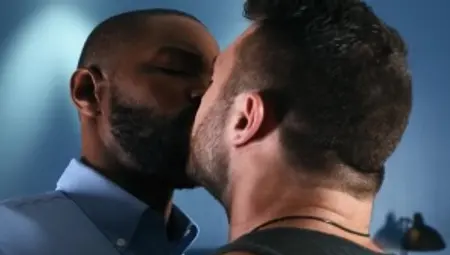 Str8togay.com: Derek Bolt finds pleasure in nailing