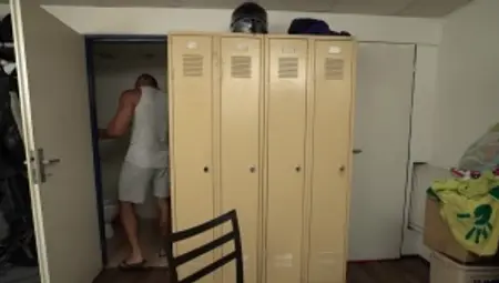 BROMO.com: European Tomm spanking