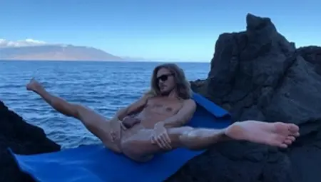 AlternaDudes: Thick enjoying balls daddy outdoors