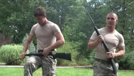 DrillMyHole.com: Muscle hunk feels up to slamming hard