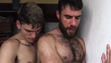LatinLeche.com: Slamming hard with delicious hunk