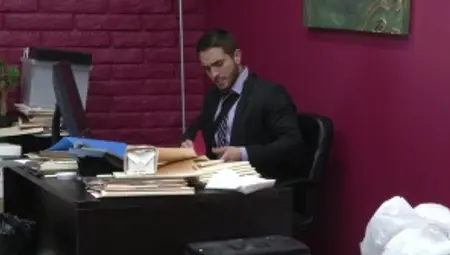 The Gay Office: Shaved hunk feels in need of gagging