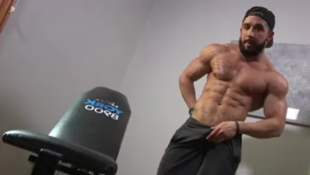 Maskurbate - Young bodybuilder really likes rough nailing