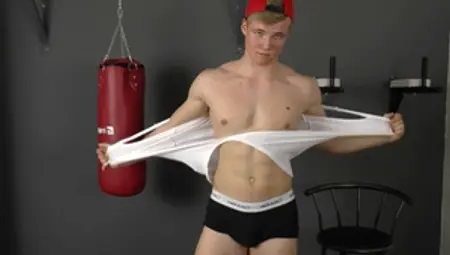 East Boys - Good fucking next to muscled 18 yr old