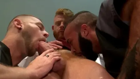MenOver30.com: Condom sex in tandem with tattooed latino gay