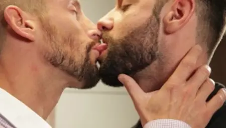 MenOfUK.com: Hunk goes for nailed rough