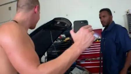 RealityDudes - Muscle american wants bareback ramming hard