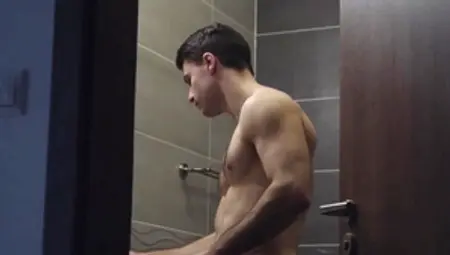 Maskurbate - Jock really enjoys good fucking